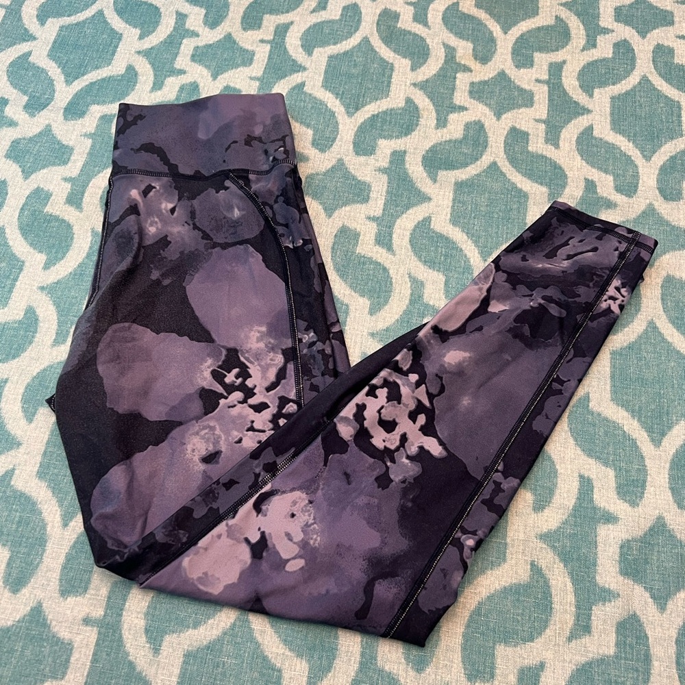 Kenneth Cole Tank Top & Fabletics Leggings Bundle - Picture 3 of 7